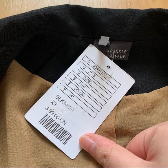 New Black Cropped Blazer Size XS - Picture 6 of 9